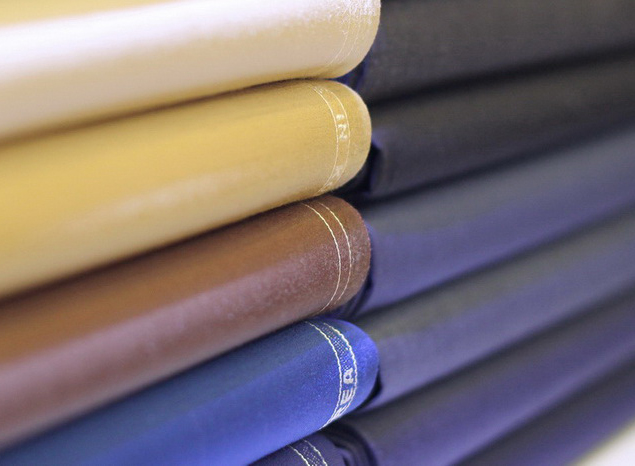 Lựa chọn chất liệu vải may cao cấp để may áo vest nam
