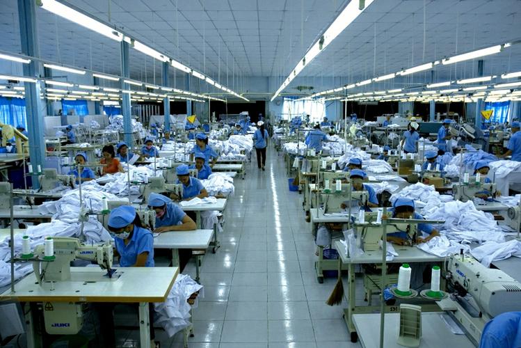 Tiêu chí chọn xưởng may quần áo sỉ đẹp tại Hà Nội